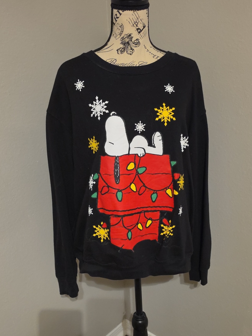 Women's Peanuts Black Crewneck Sweatshirt with Red Snoopy Doghouse Plus Size 1X